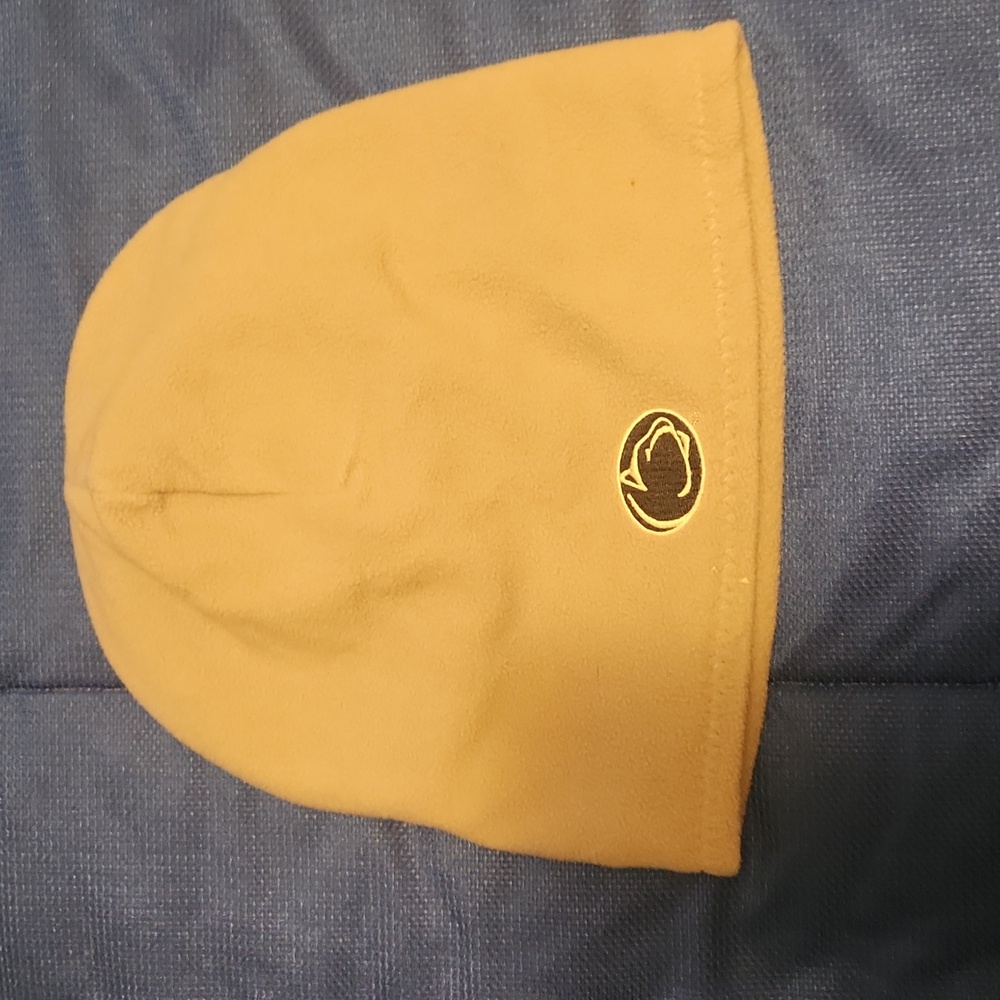 Penn Street reversible beanie